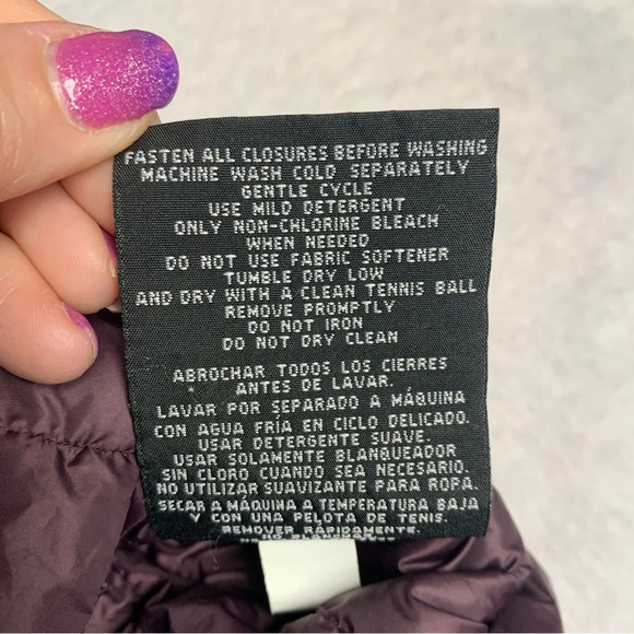 HeatKeep size medium puffer coat dark purple color does have a flaw on arm - Picture 7 of 9